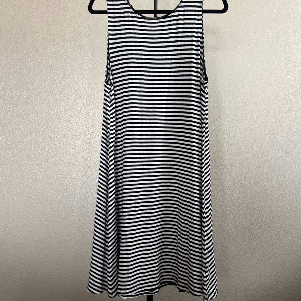 BUNDLE OF 3 Women’s Old Navy Sleeveless Dresses - Picture 6 of 13